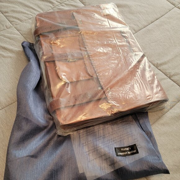 NEW Komal Brown Passion Leather Messenger Bag, New with Tags/Bag - Picture 2 of 4